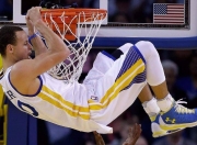 开云体育官方网站-欧冠淘汰赛之夜，托尼持续制造杀伤，定义现代中锋新维度