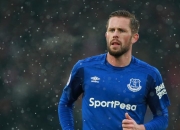 开云体育APP下载-赛道与球场，压力之夜的终极绽放