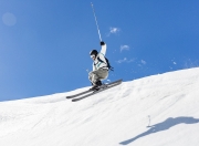 开云体育入口-赛道与绿茵的交汇，F1街道赛之夜，拉什福德硬仗之王的启示