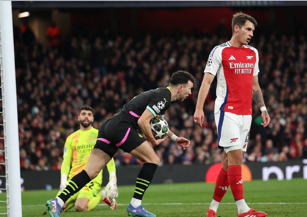 包含阿森纳完胜国际米兰，福登状态火热的词条