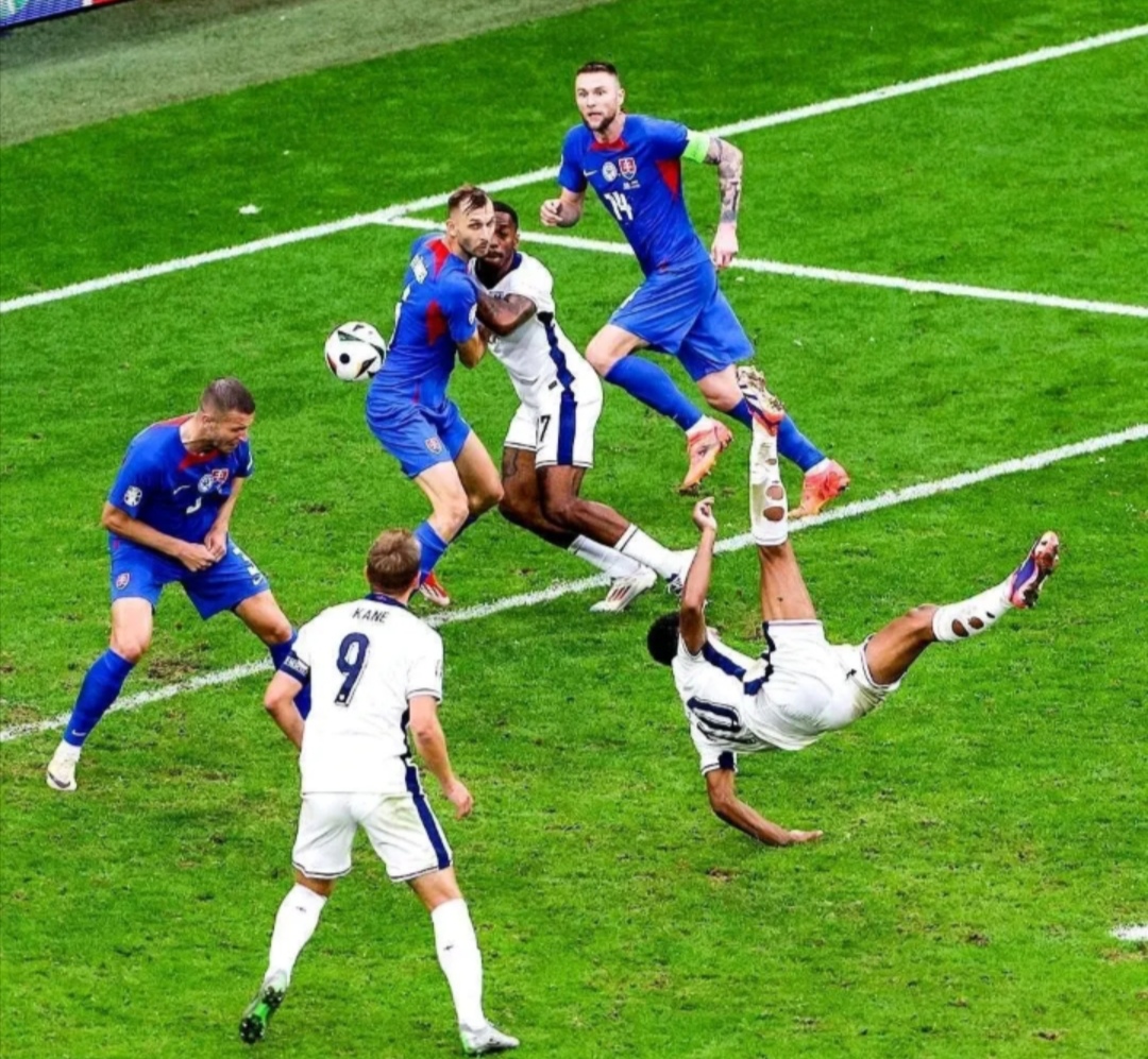 强劲攻势！球队凭借多个进球压倒对手