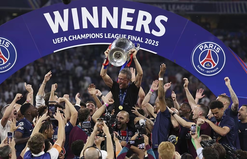 巴黎主场逼平拜仁，险胜晋级欧冠的简单介绍