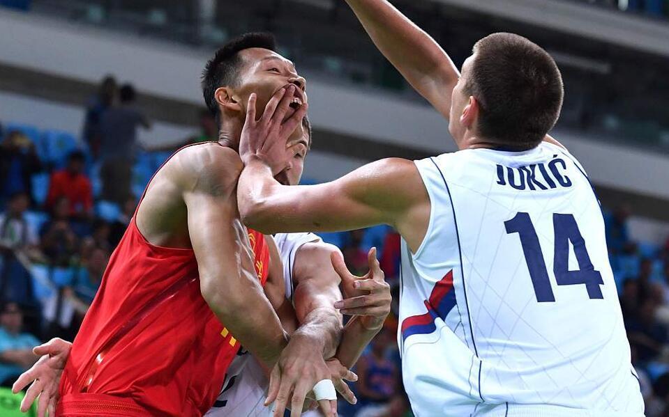 包含斯洛文尼亚队合力争胜，迈向成功的词条