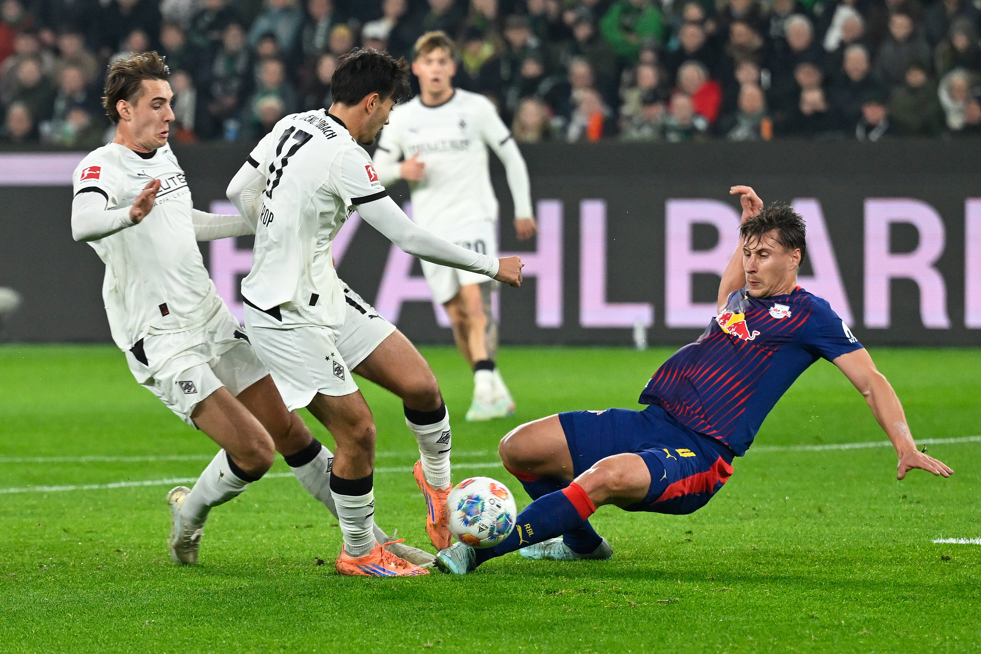 门兴格拉德巴赫大获全胜，迅速崛起的简单介绍