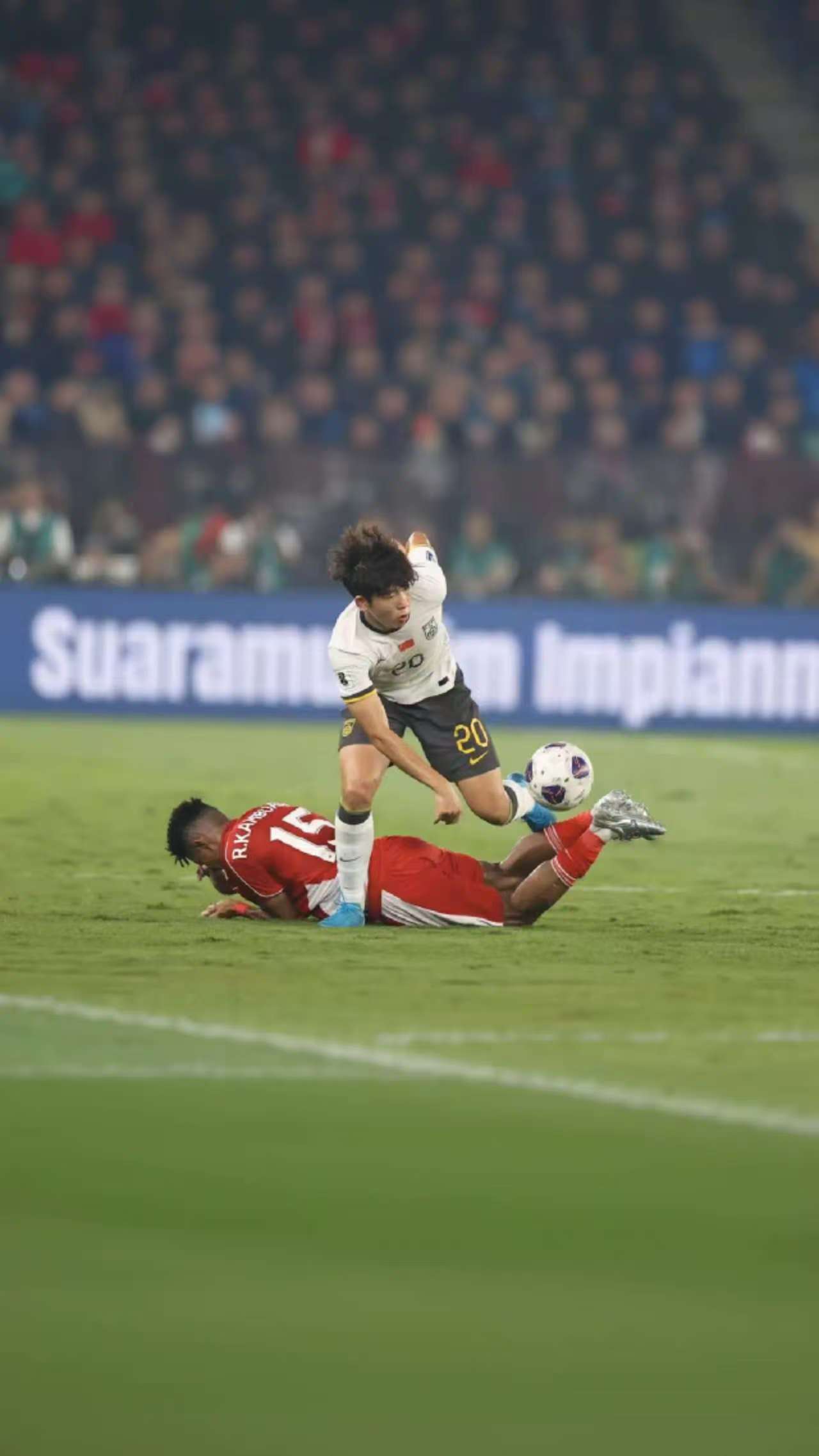 西班牙队遭遇滑铁卢，陷入困局世界杯的简单介绍