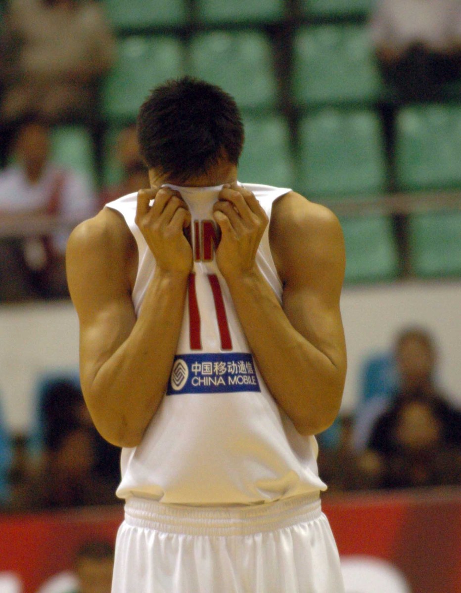 紧张的比赛中一位球员挑大梁，成为关键先生的简单介绍