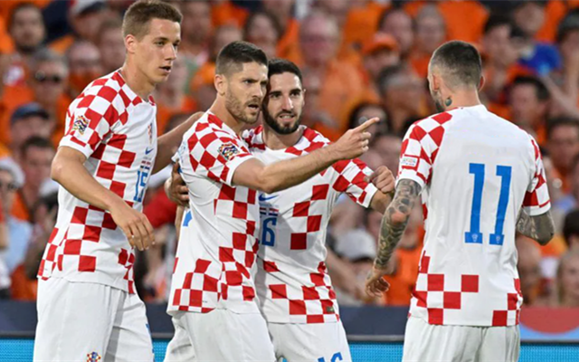 包含决定晋级：克罗地亚对阵西班牙的词条