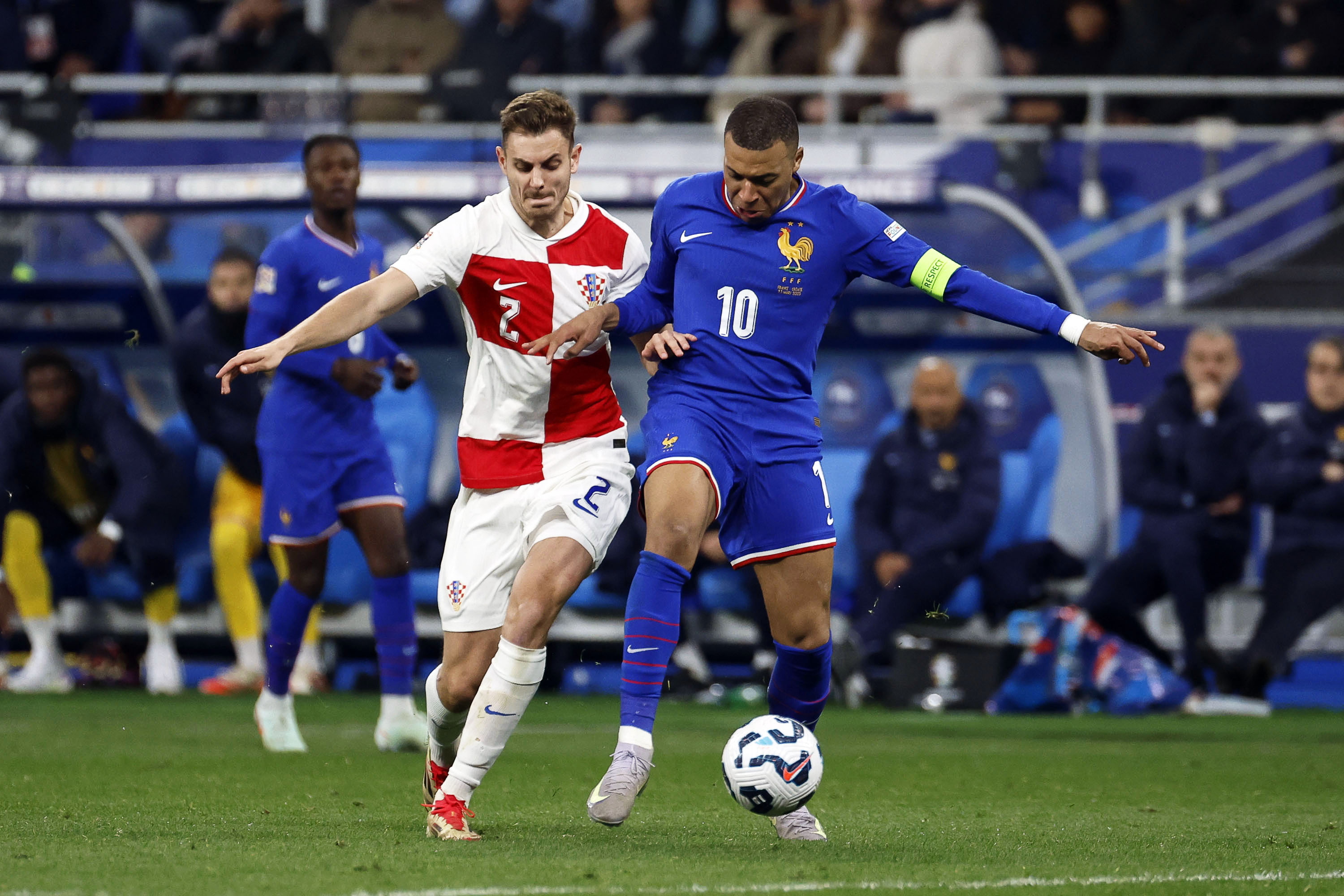 包含意大利华丽晋级欧国联半决赛，成功淘汰强劲对手的词条