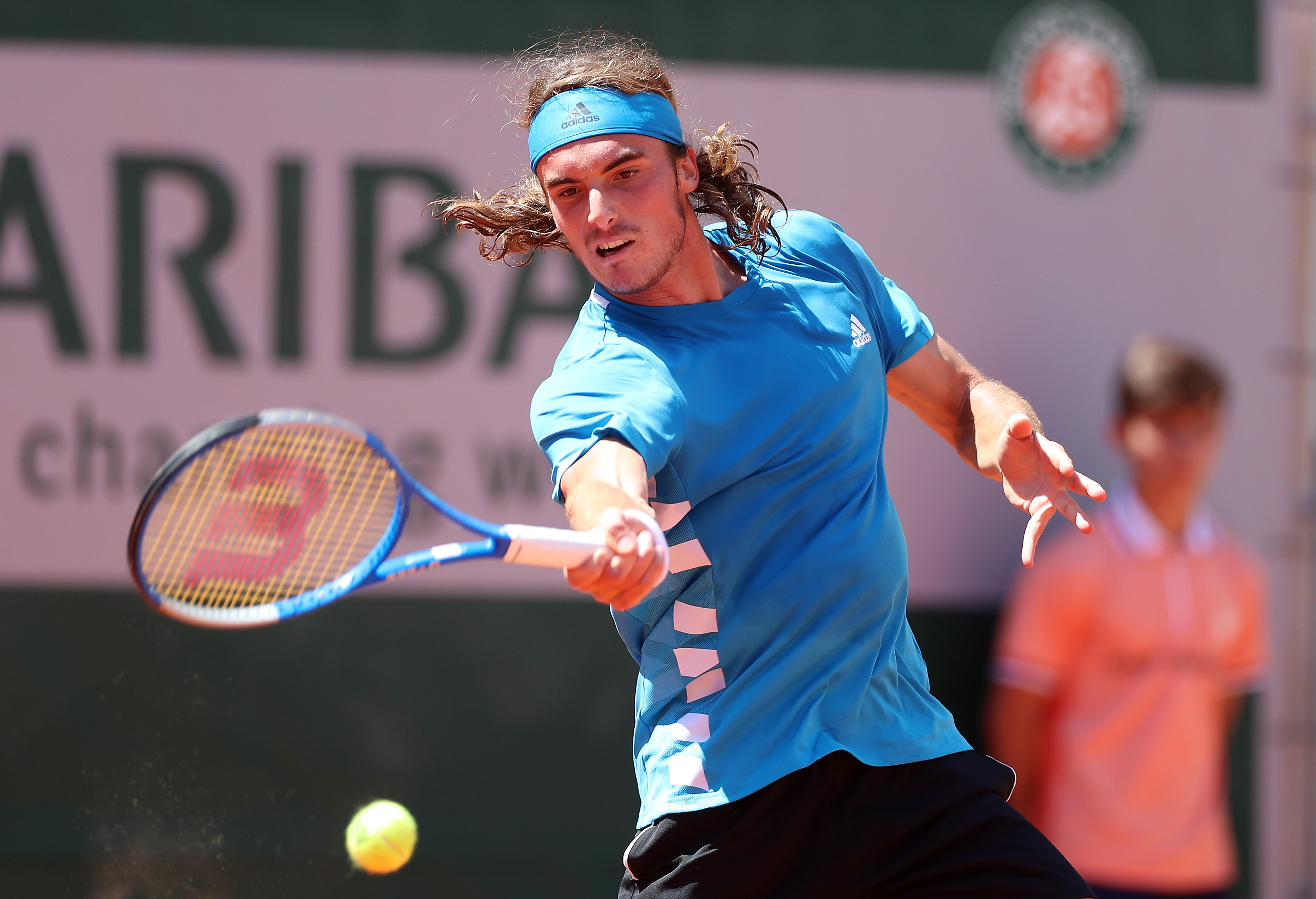 法国网球队强势美国网球队，西西帕斯完成帽子戏法