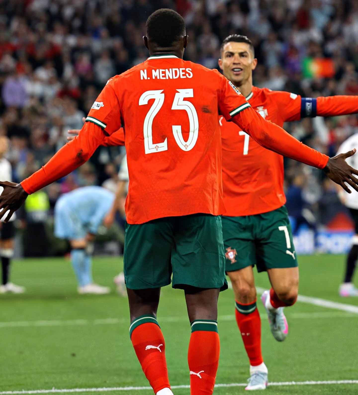 荷属安的列斯队连败，无缘欧预赛的简单介绍