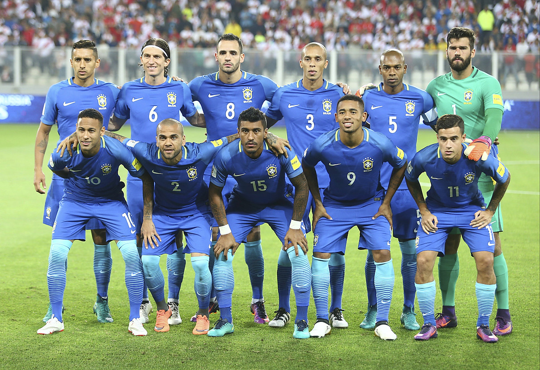 非洲足球联赛球员投入激烈比拼