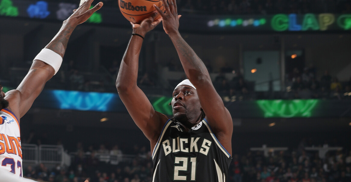 包含雄鹿B队爆冷尼日利亚男篮，布克统治全场的词条