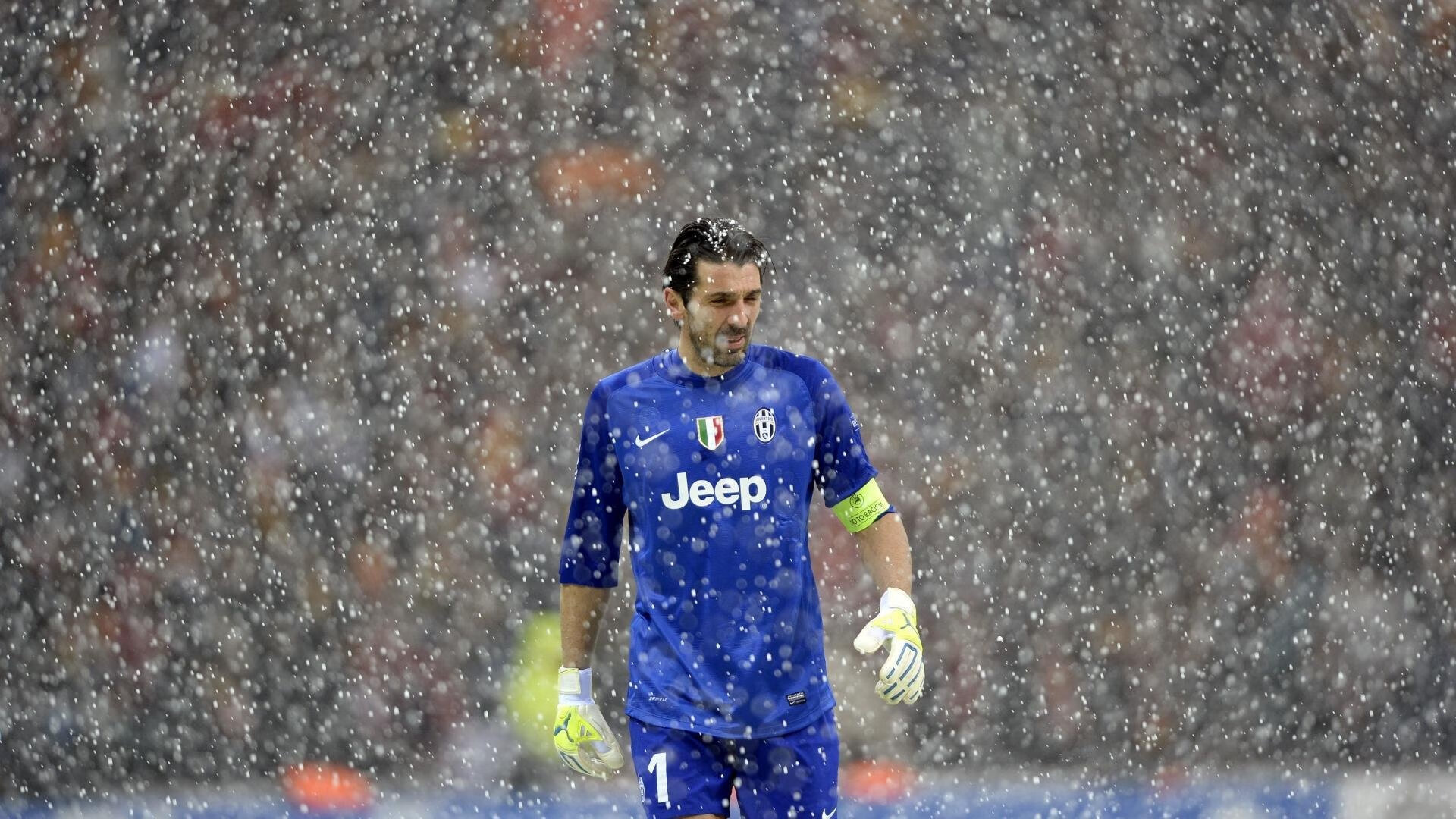 芬兰压制尤文，迪巴拉在F1新赛季揭幕战接管比赛