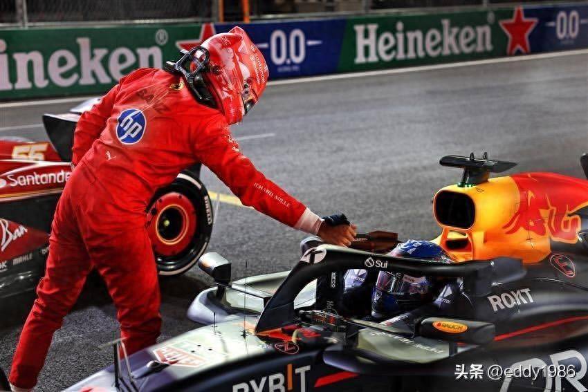 关于雷诺车队完胜红牛二队，塞恩斯高光表现的信息