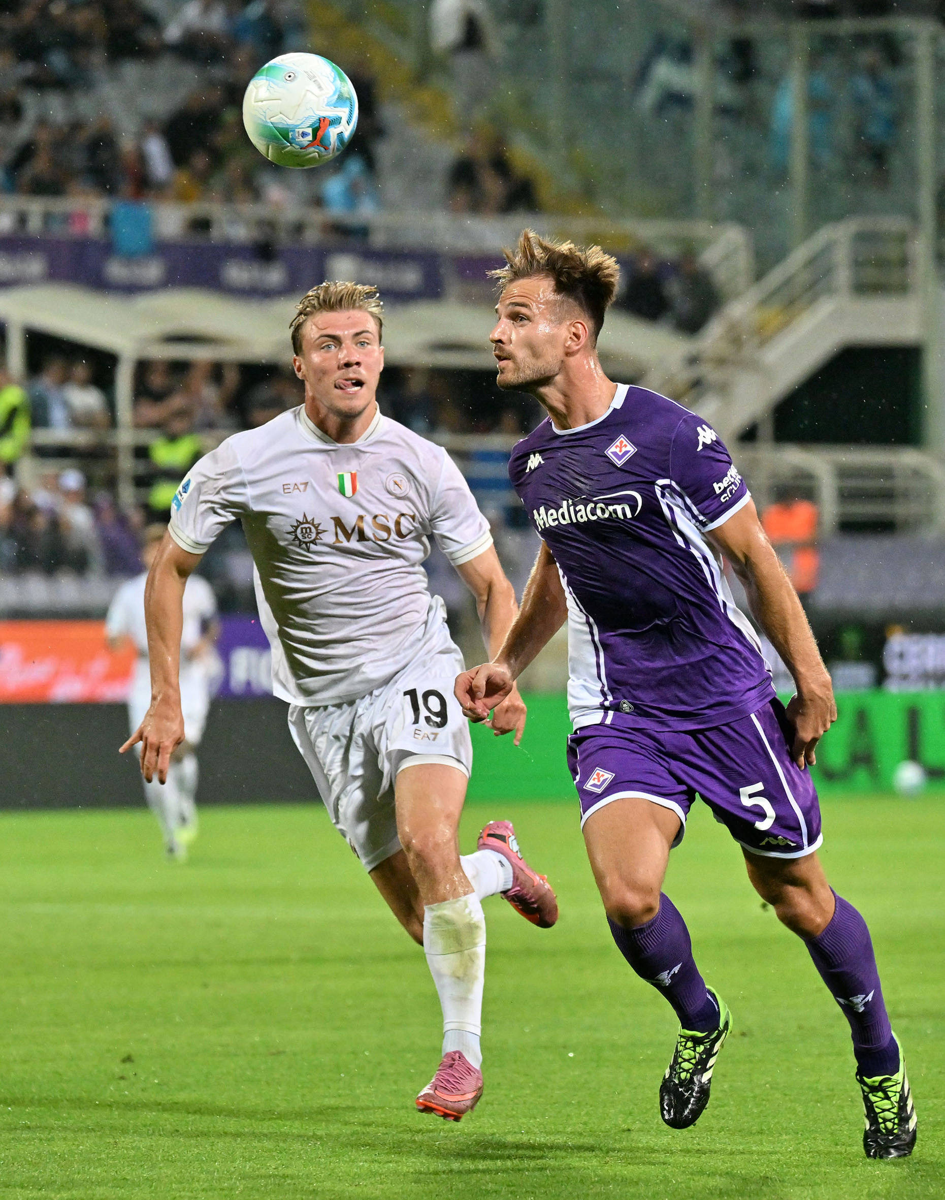 包含尤文图斯迎战佛罗伦萨，谁将占据优势？的词条