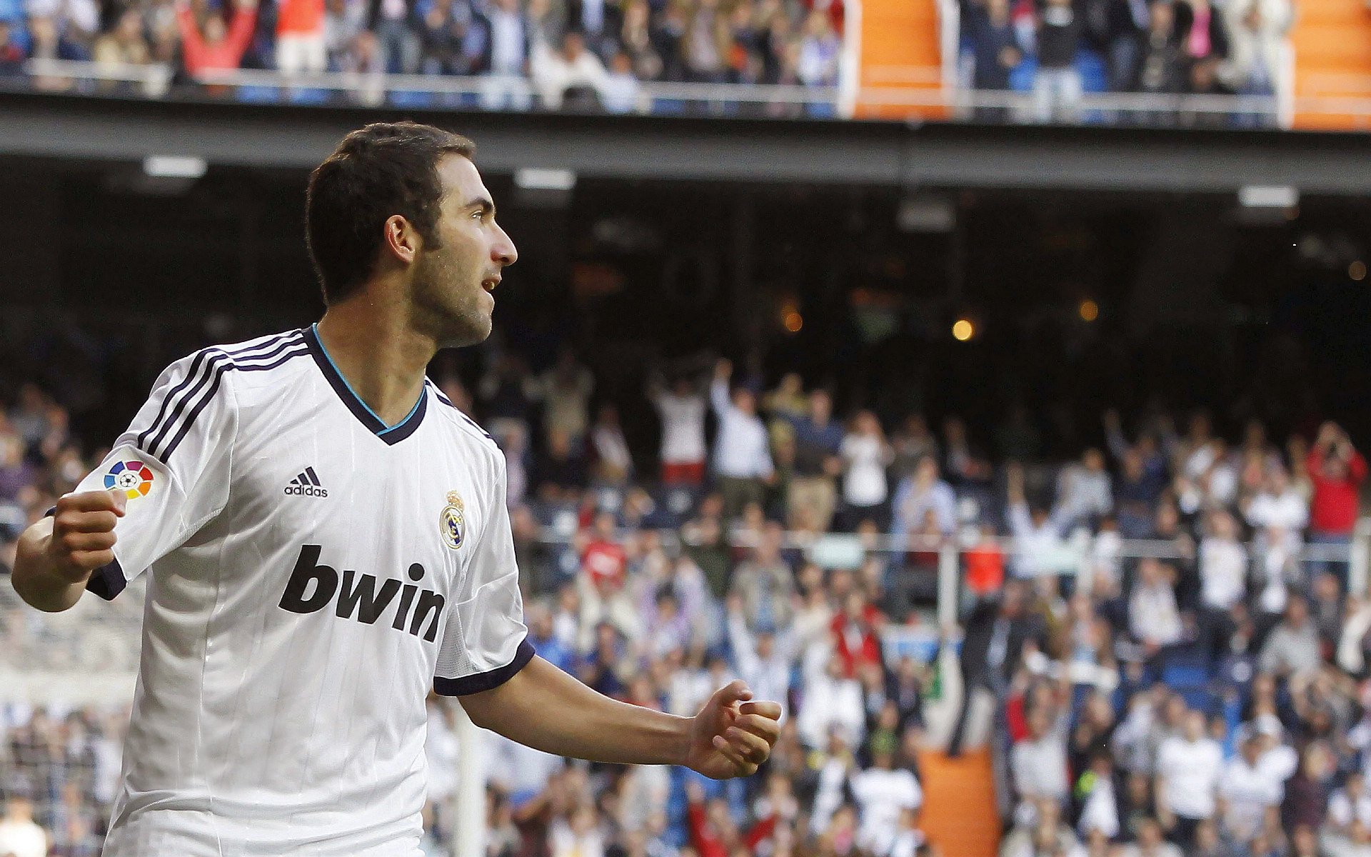 萨卡爆发点燃那不勒斯强势晋级之路，智利元素成战术点睛之笔