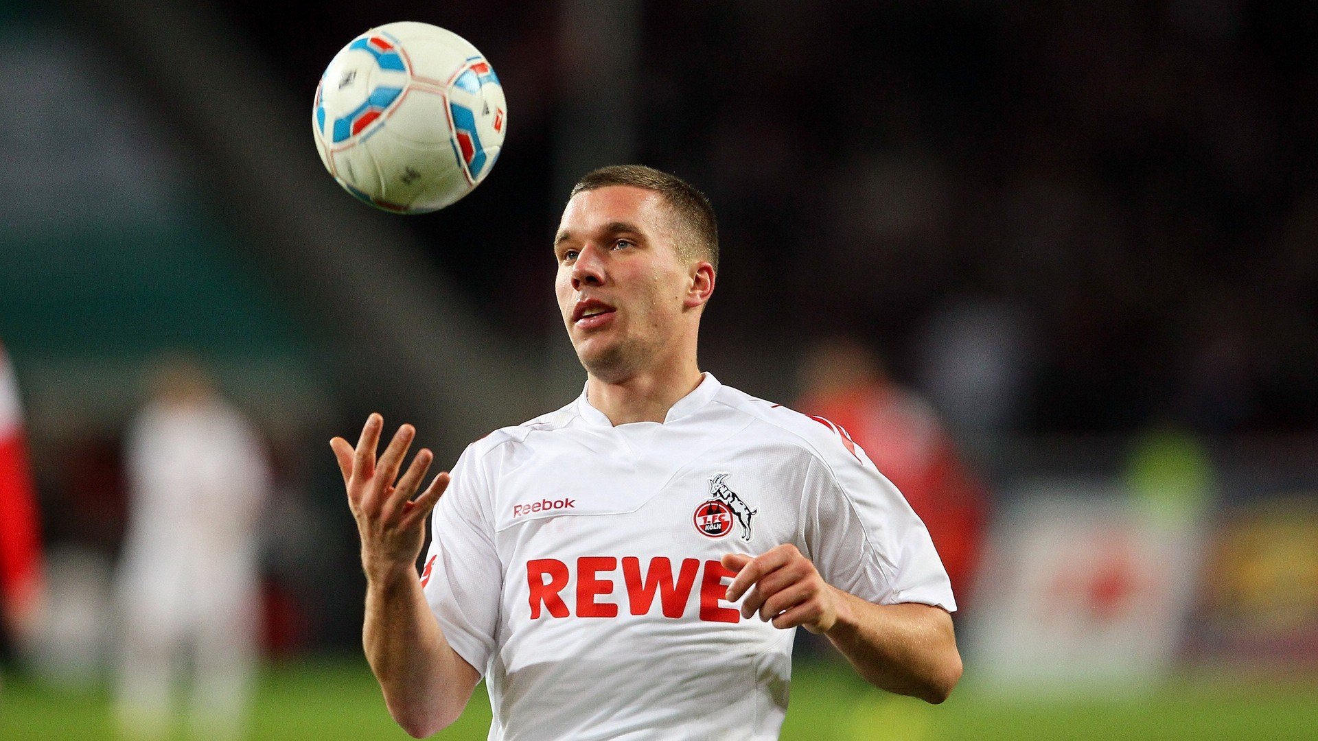 莱奥里程碑之夜遭遇冰火两重天,巴黎闪电战击溃哥伦比亚