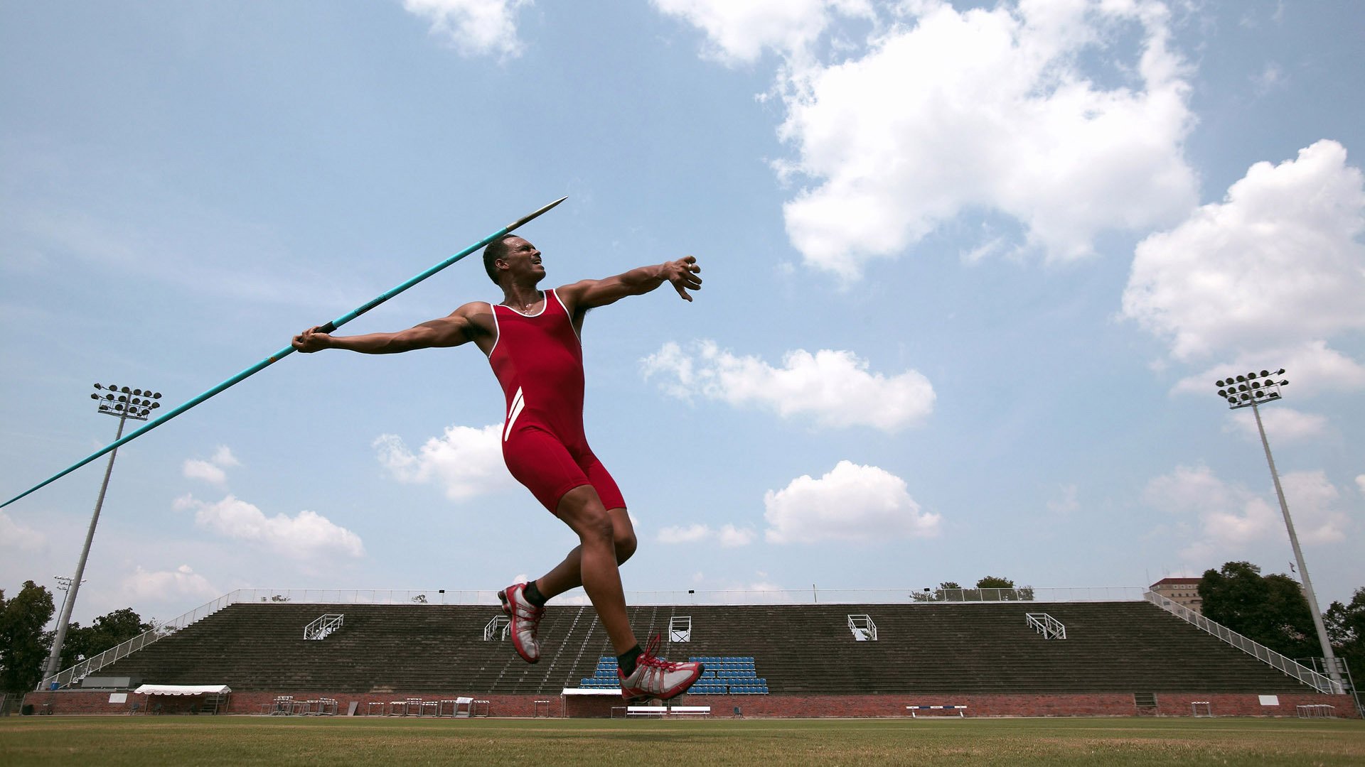 阿圭罗意外成为焦点，瑞典与威尔士之战见证足球的不可预测性